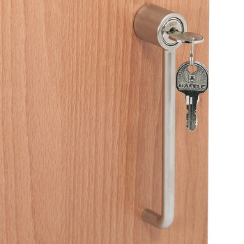 Lock handle, for dead bolt rim lock with extended cylinder housing